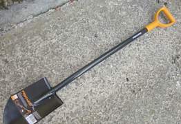 Штыковая лопата fiskars серии SolidTM