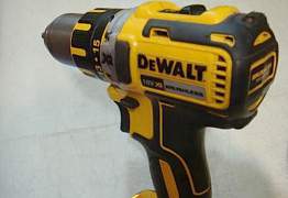 Бесщёточный шуруповерт Dewalt DCD 790,60