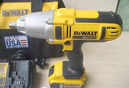 Аккумуляторный ударный гайковерт dewalt