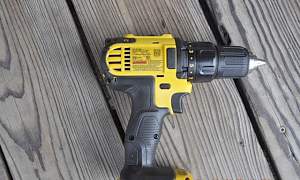 Аккумуляторный инструмент dewalt