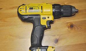 Аккумуляторный инструмент dewalt