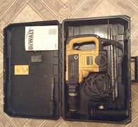 Перфоратор-отбойник dewalt D25501