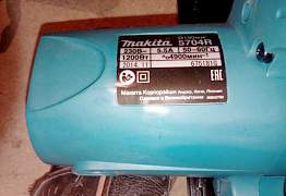 Дисковая пила"Makita"5704R + 2 диска