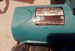 Дисковая пила"Makita"5704R + 2 диска