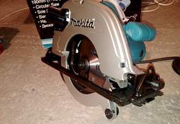 Дисковая пила"Makita"5704R + 2 диска