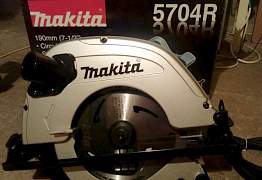 Дисковая пила"Makita"5704R + 2 диска