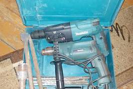 Перфоратор и дрель Makita HR2450 HP1620