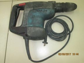 Перфоратор Makita HR 4001 C