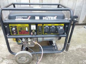 Бензиновый генератор (6.5 кВт) Huter DY8000LX