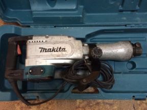 Отбойный Электромолоток makita HM 1304