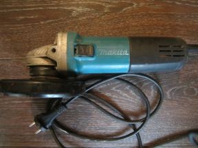 Болгарка Makita 9558 HN