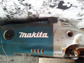 Ушм-Makita GA-9020,d-230mm,2200W,6600обмин,Япония