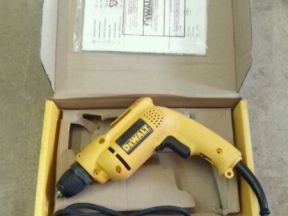 Дрель безударная DeWalt d21008 новая