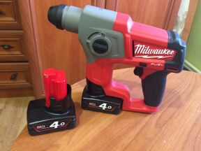 Milwaukee M12 CH-402C