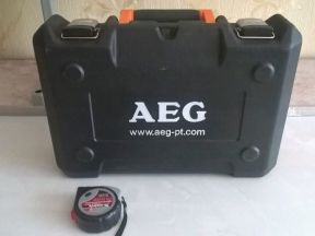 Шуруповерт AEG