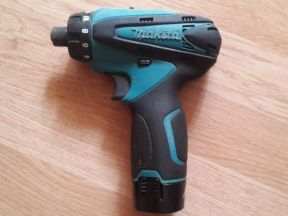 Шуруповёрт makita df030d