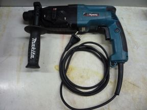 Перфоратор Makita HR2450