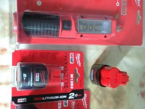 Milwaukee m12 1.5a 2 и 4а, фонарь m12sl-0, m18 usb