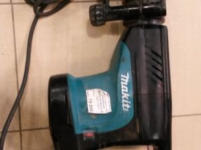 Отбойный молоток makita HM1203C