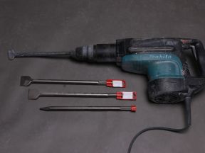 Отбойный молоток Makita AVT