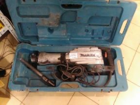 Отбойный молоток Makita HM 1304