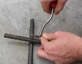 Крючок для вязания арматуры на подшипнике