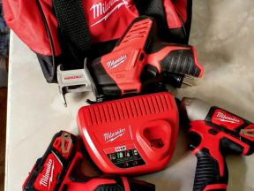 Milwaukee 2494-22 M12 плюс сабельная пила