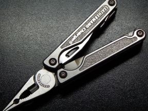 Мультитул для мужика Leatherman Charge TTi