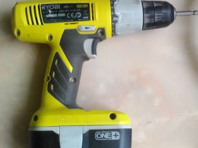 Шуруповерт Ryobi cdc1802