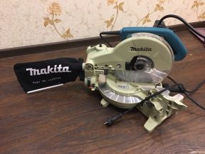 Пила торцовочная makita LS1040F