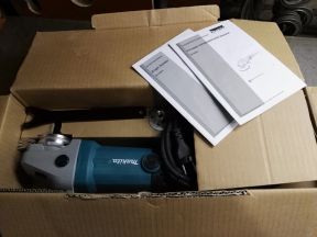 Полировальная шлифмашина Makita SA7000C (новая)