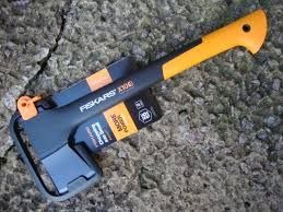 Плотницкий топор Fiskars X10