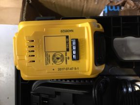 Шуруповёрт Dewalt DCD 796D2 BT