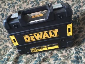 Перфоратор Dewalt