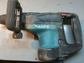 Перфоратор Makita HR 4000C