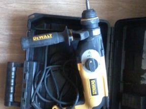 Перфоратор Dewalt 3.4Дж