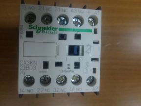 Schneider Electric CA3KN22BD3 (Промежуточное реле)