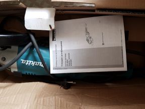 Угловая шлифмашина makita GA7030. GA7040S