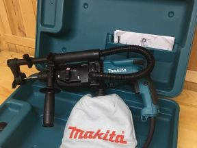 Перфоратор Makita HR2432