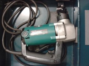 Высечные ножницы Makita JN3200