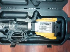 Отбойный молоток dewalt D25961