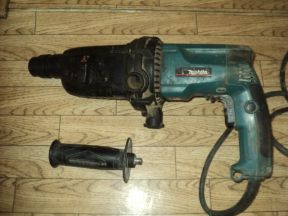 Перфоратор Makita HR2432