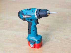 Дрель-шуруповерт Makita 6261dwpe