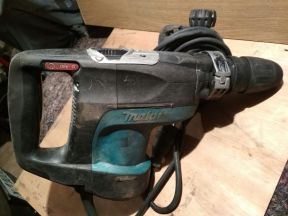 Перфоратор Makita HR4001C