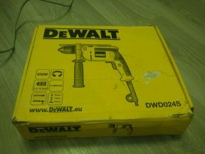 Ударная дрель DeWalt DWD024S