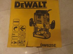 Фрезер Dewalt