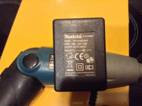 Аккумуляторная отвертка Makita 6722d