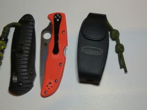 Leatherman juice CS4 blue, Ganzo g 739, Spyderco