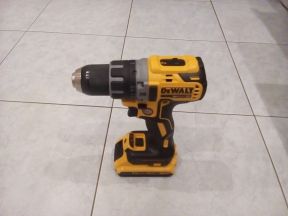 Бесшеточный шуруповерт Dewalt DCD791