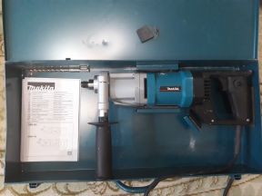 Дрель алмазного бурения Makita DBM080